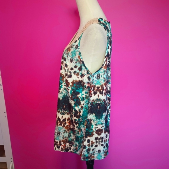 Ladies Multicolor Abstract Pattern V-Neck Tank Top (Size XL) - Picture 5 of 8